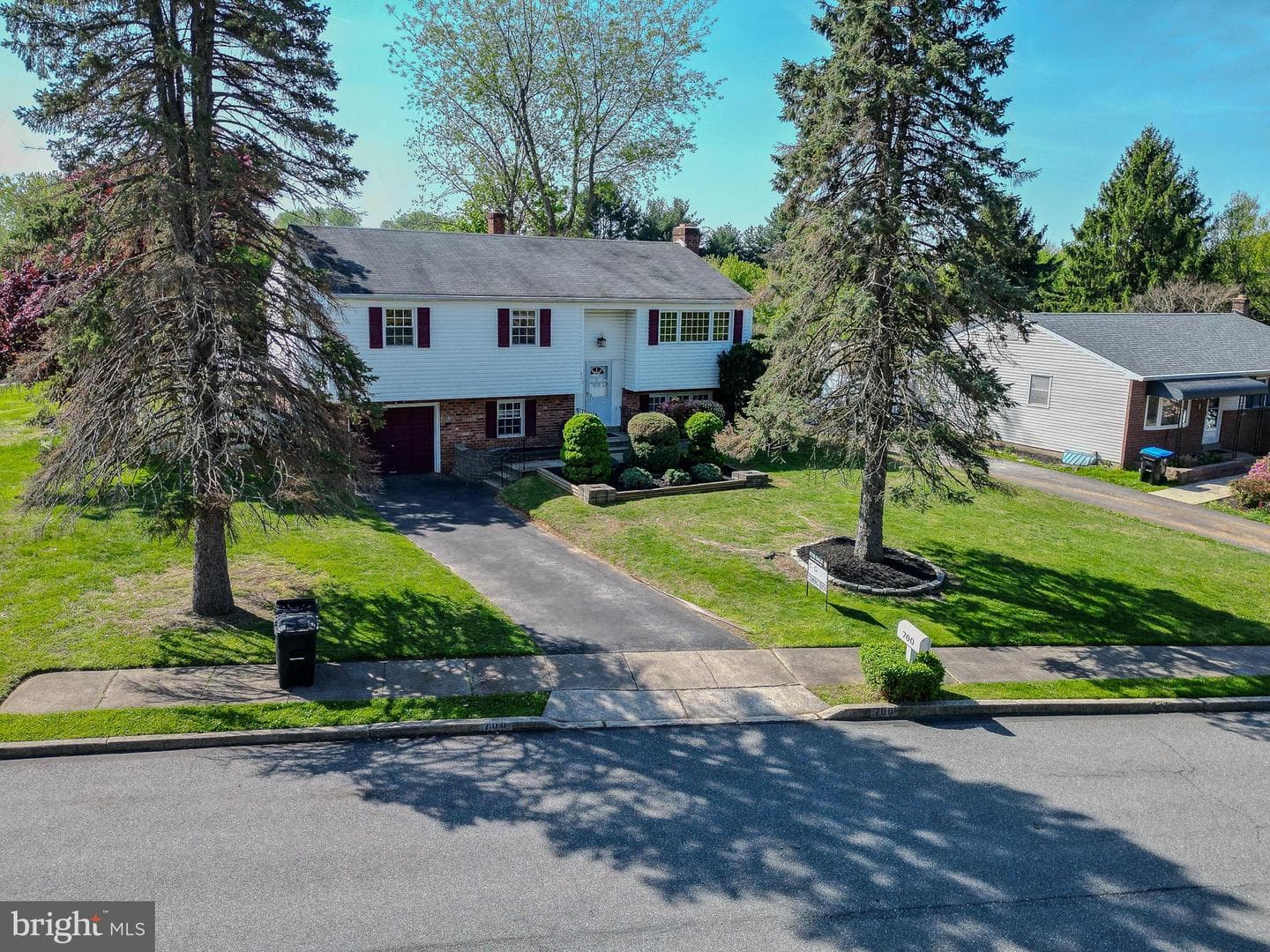700 Cotton Lane photo 4