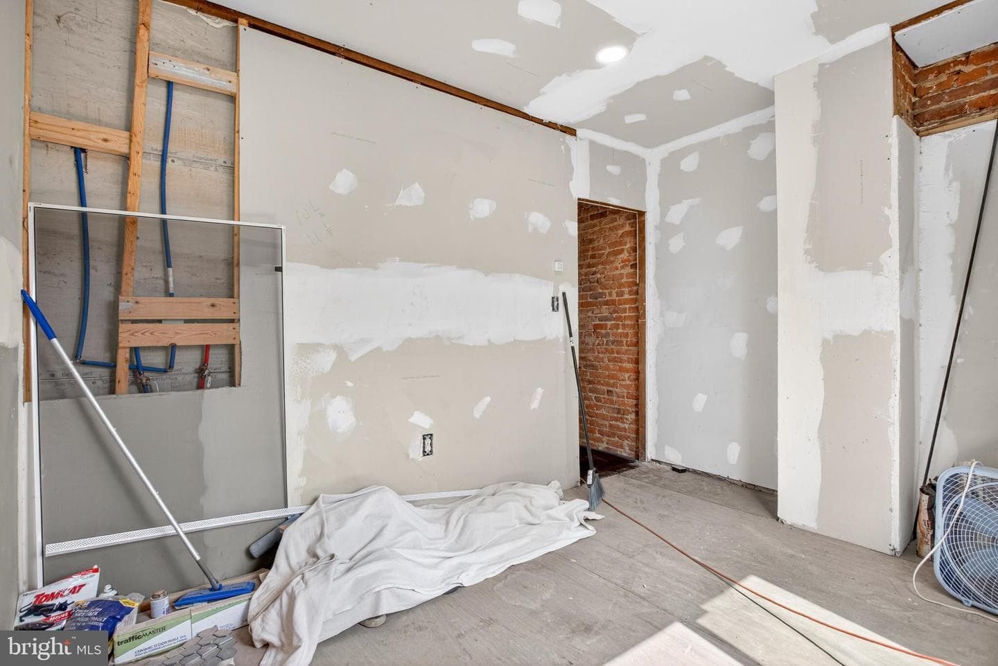 1141 Thomas Street photo 17