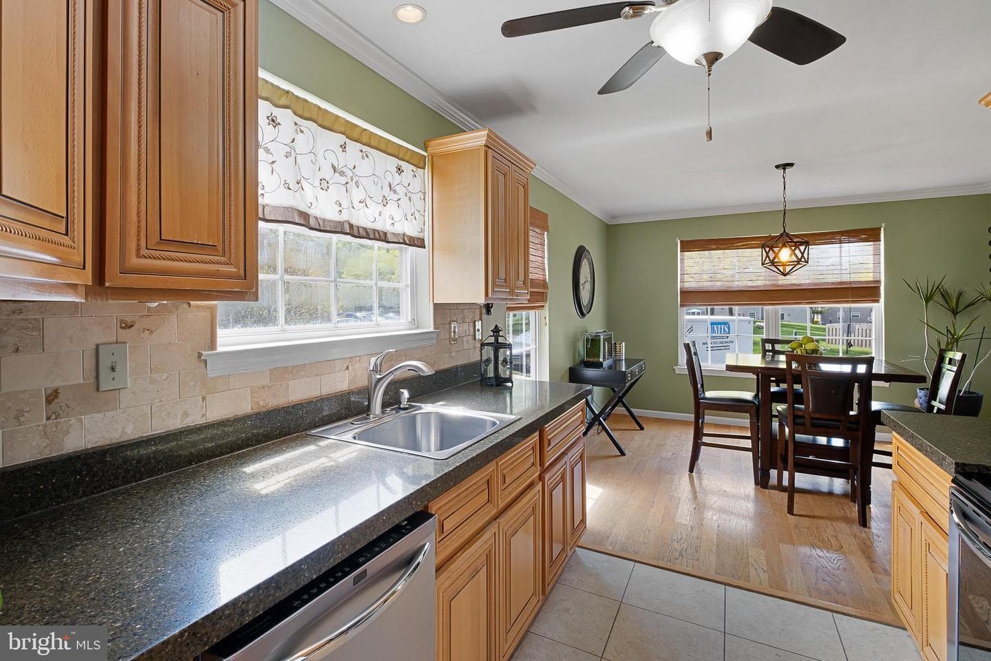 88 Louis James Ct photo 3