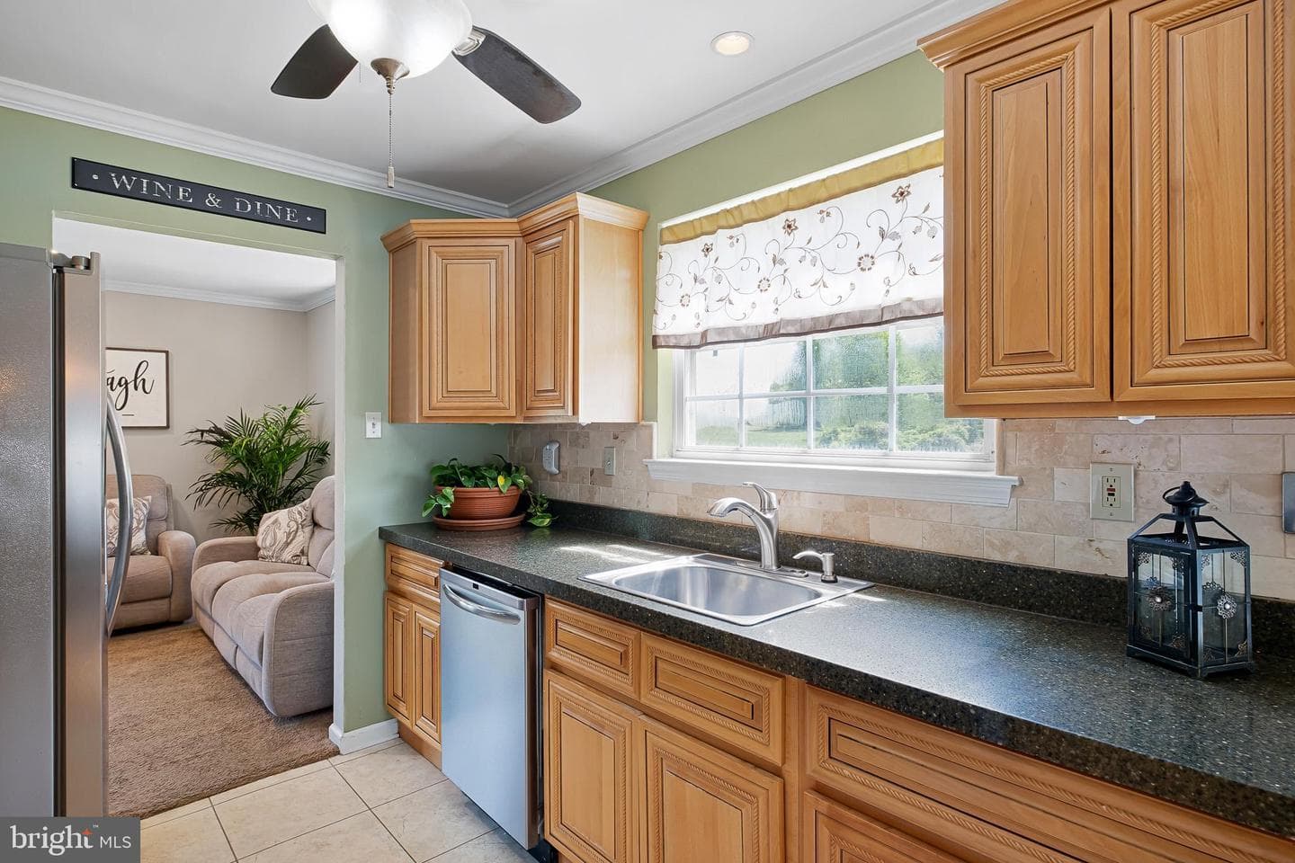 88 Louis James Ct photo 5