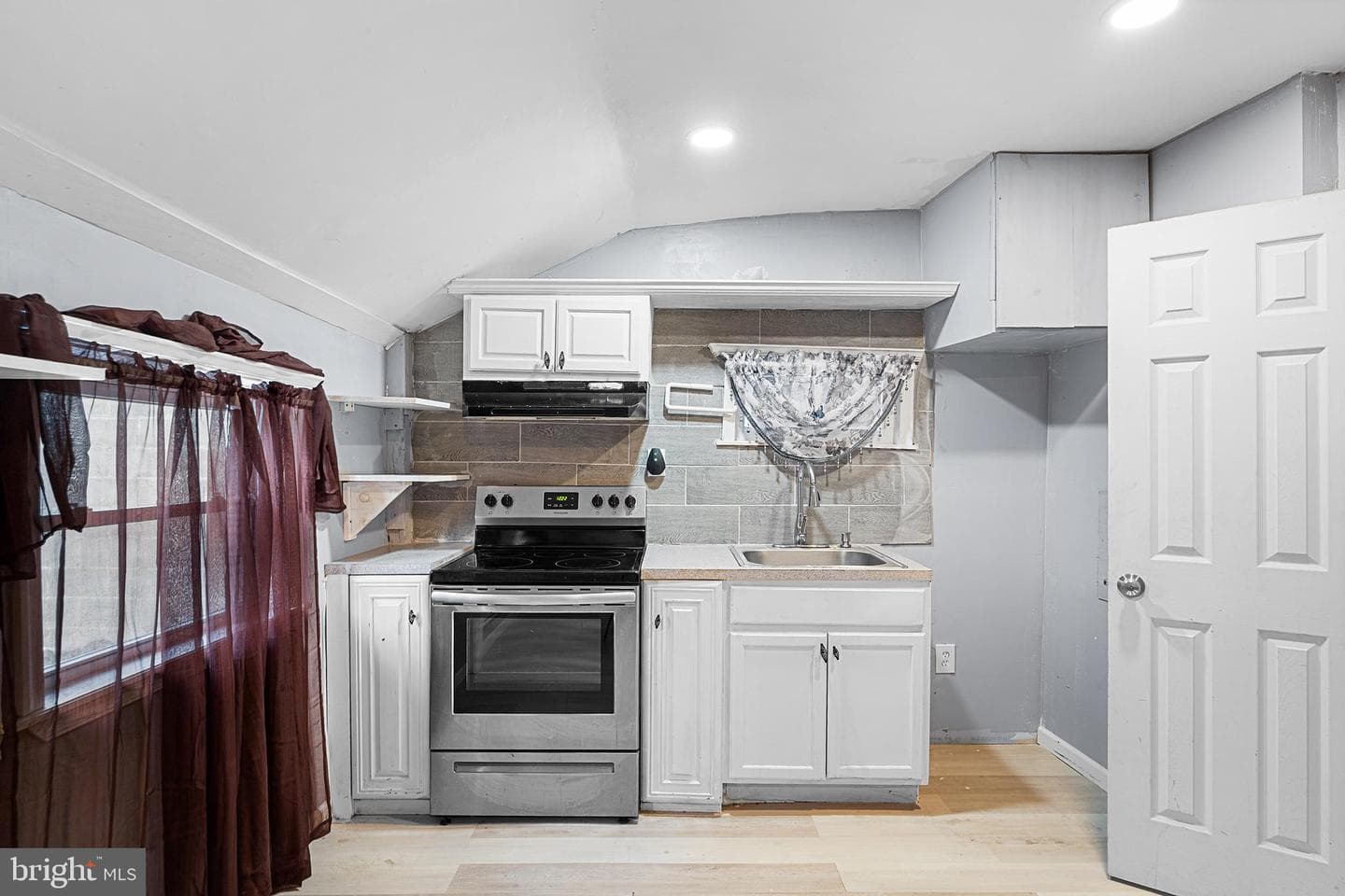 3 Beverly Avenue photo 37