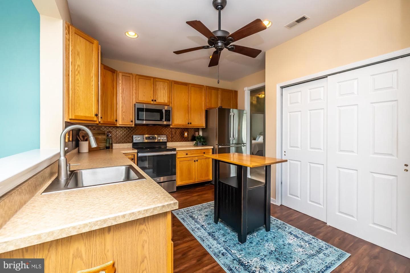 1737 Wisteria Way photo 15