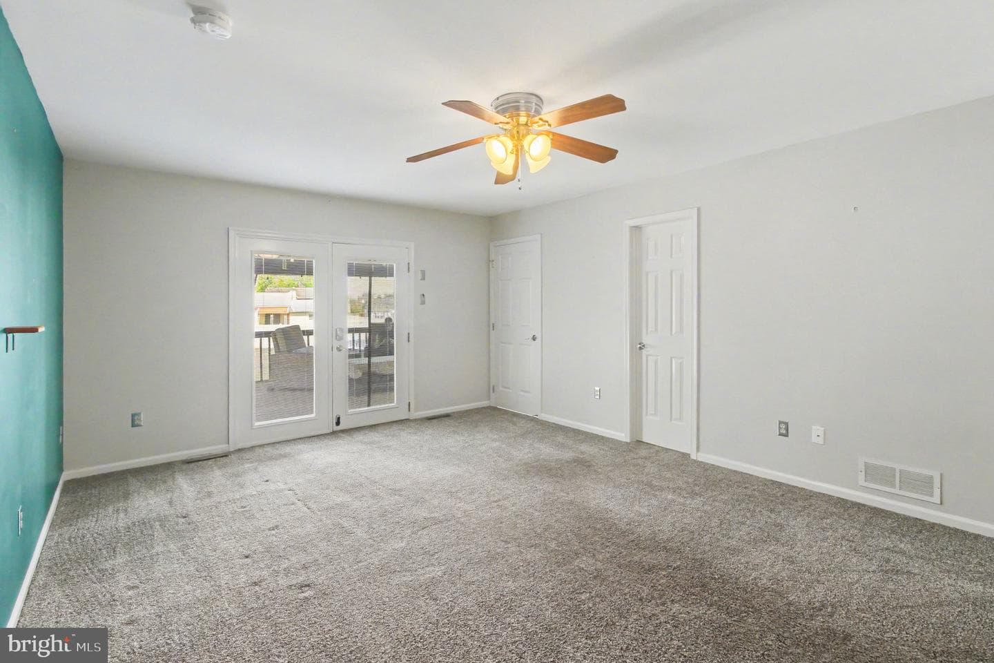 4016 Washington Drive photo 14