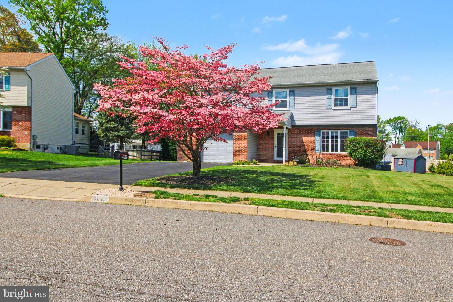 4016 Washington Drive photo 2