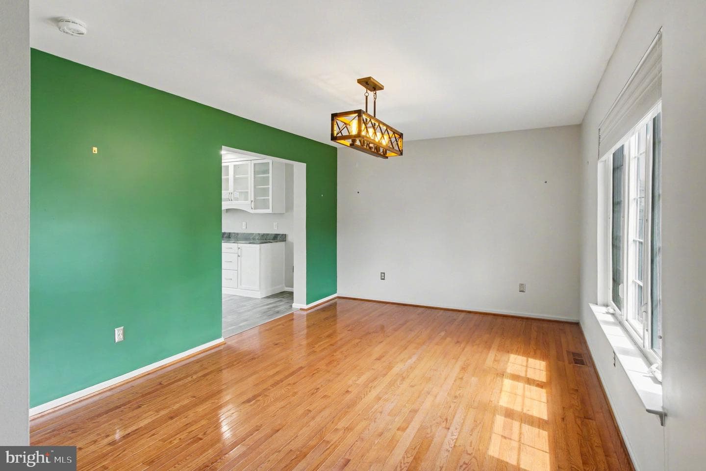 4016 Washington Drive photo 4