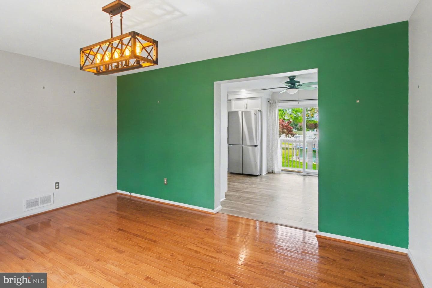 4016 Washington Drive photo 5