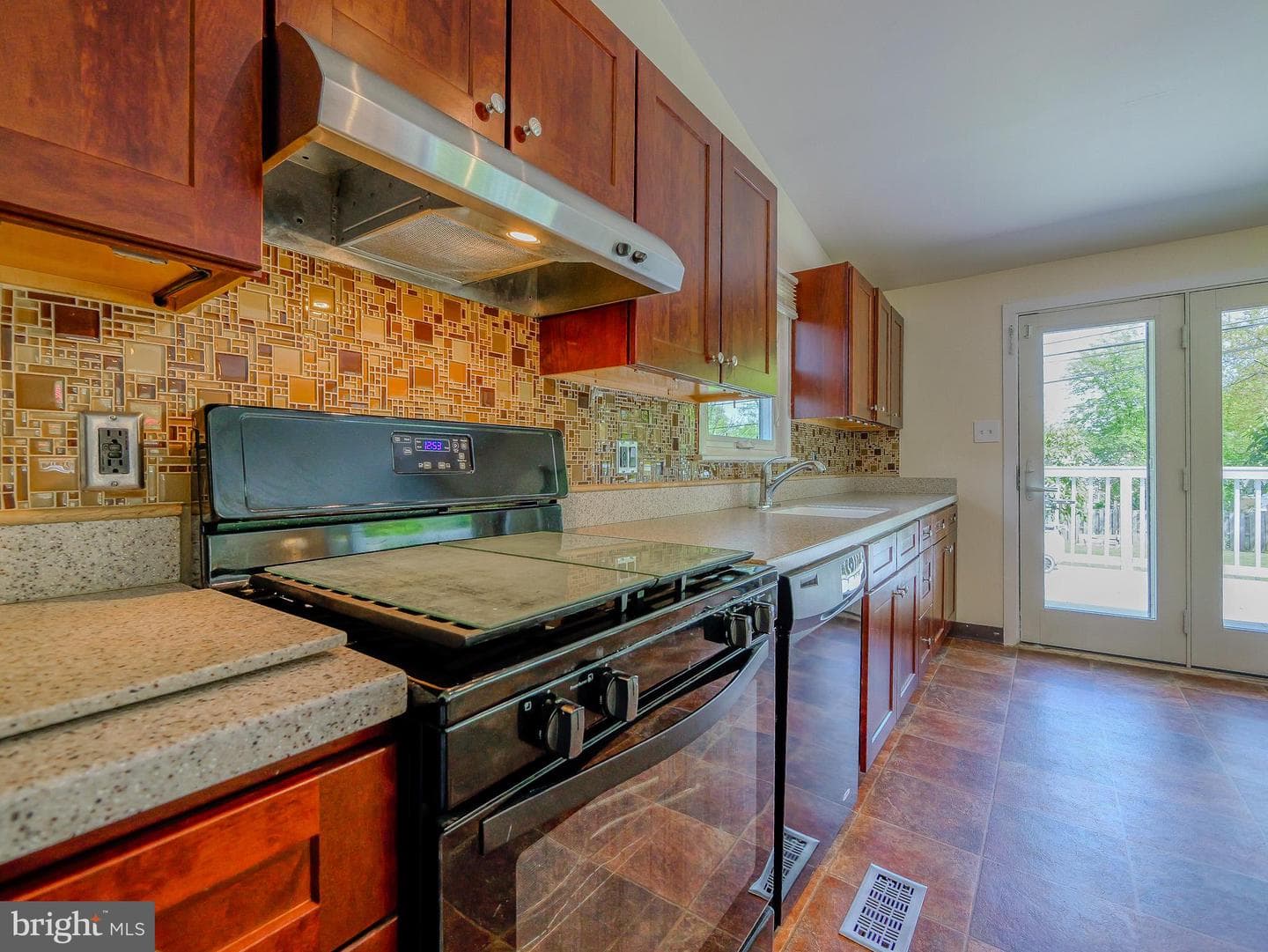 424 Holmes Road photo 17