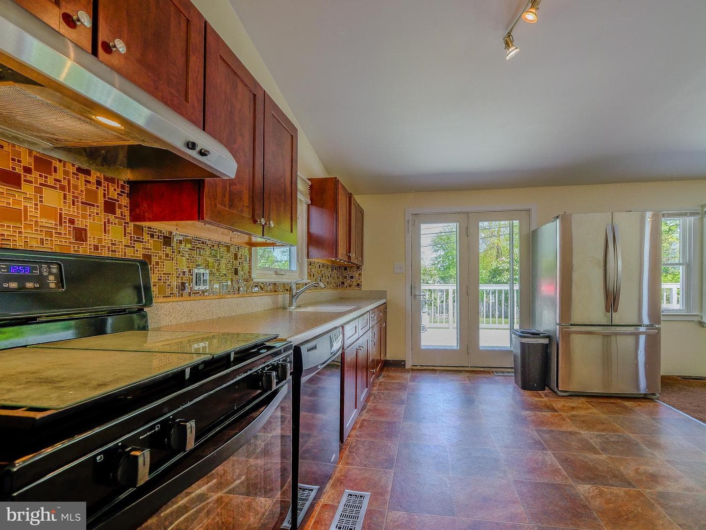 424 Holmes Road photo 18