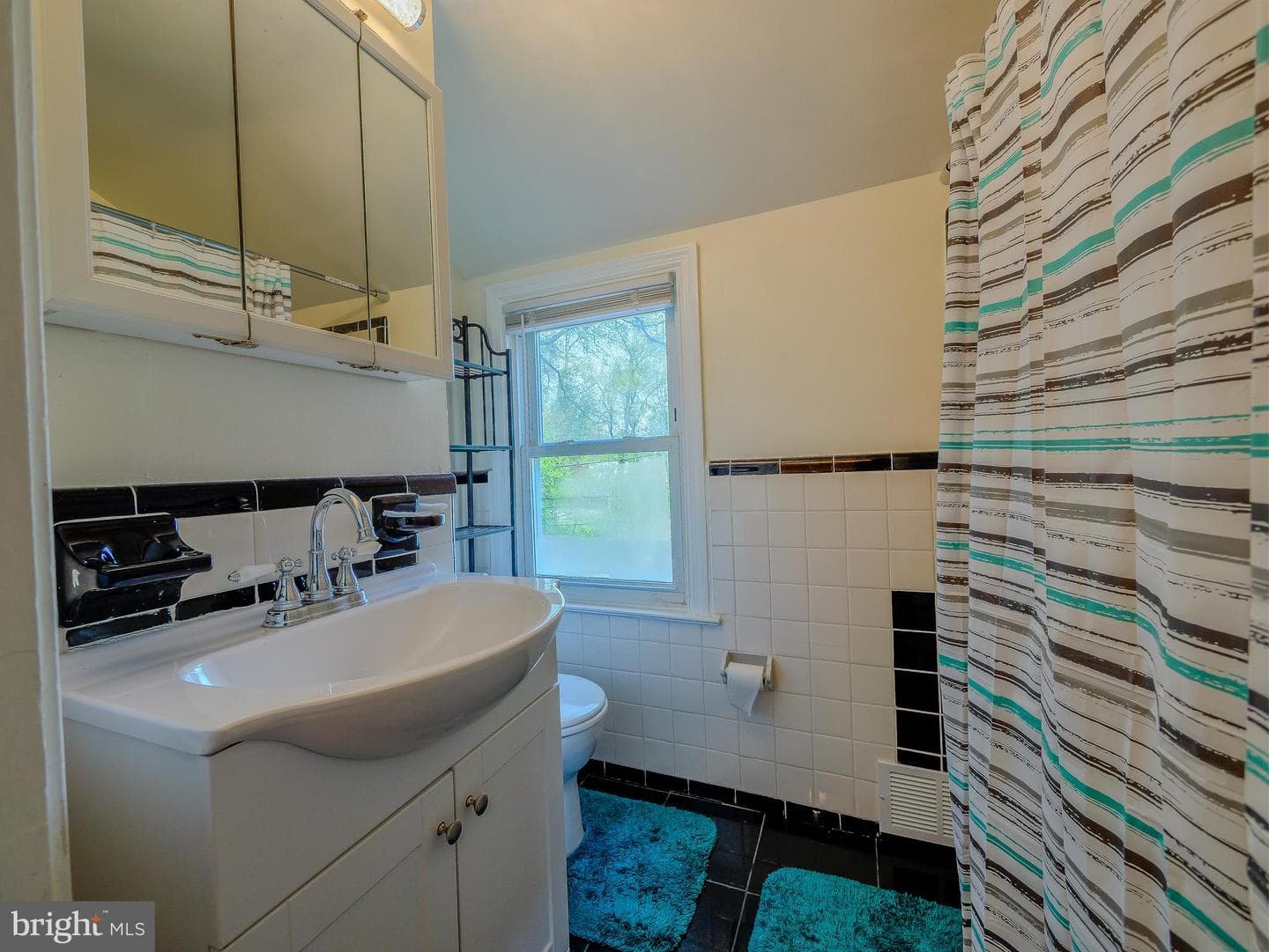 424 Holmes Road photo 38