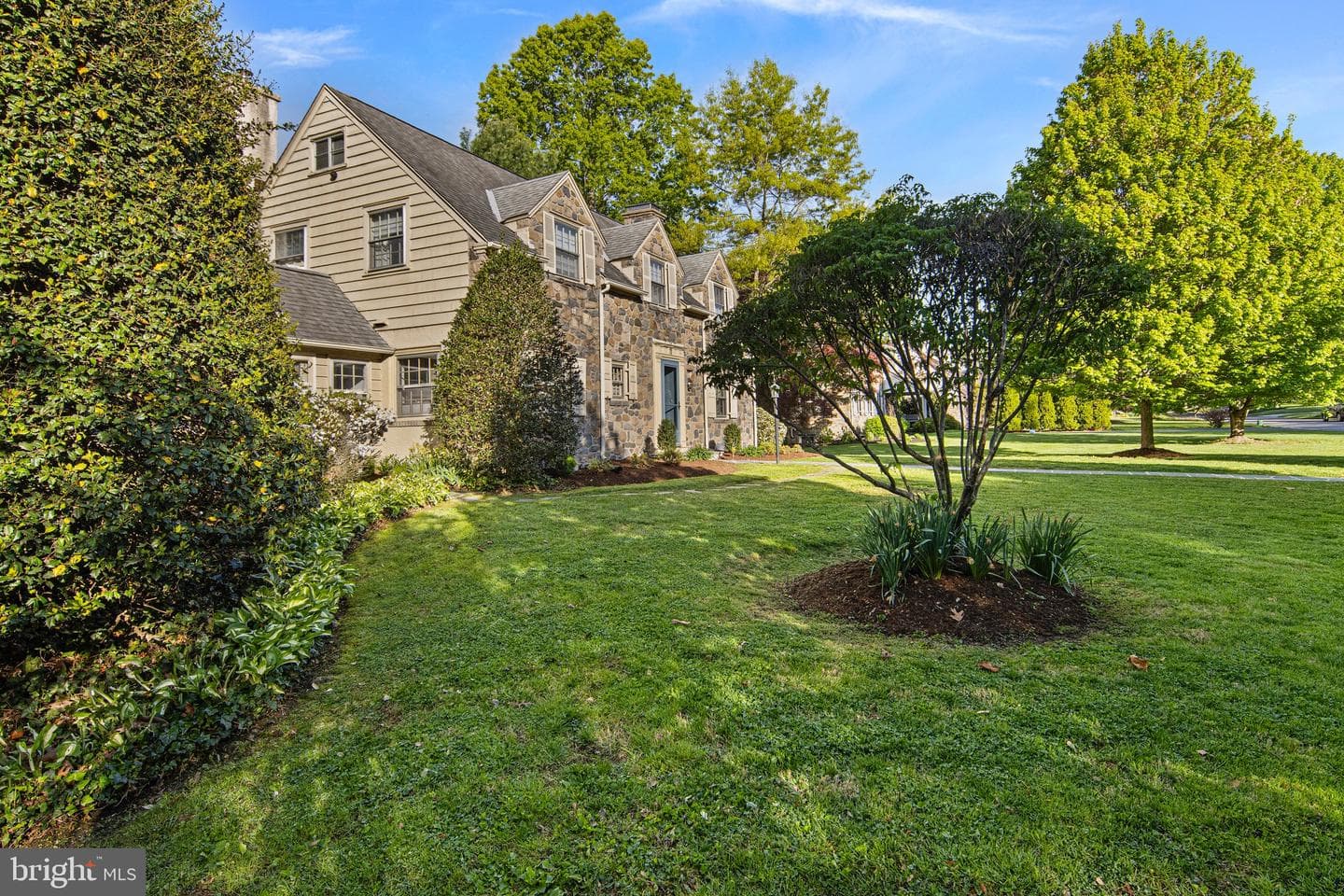 71 Forest Lane photo 33