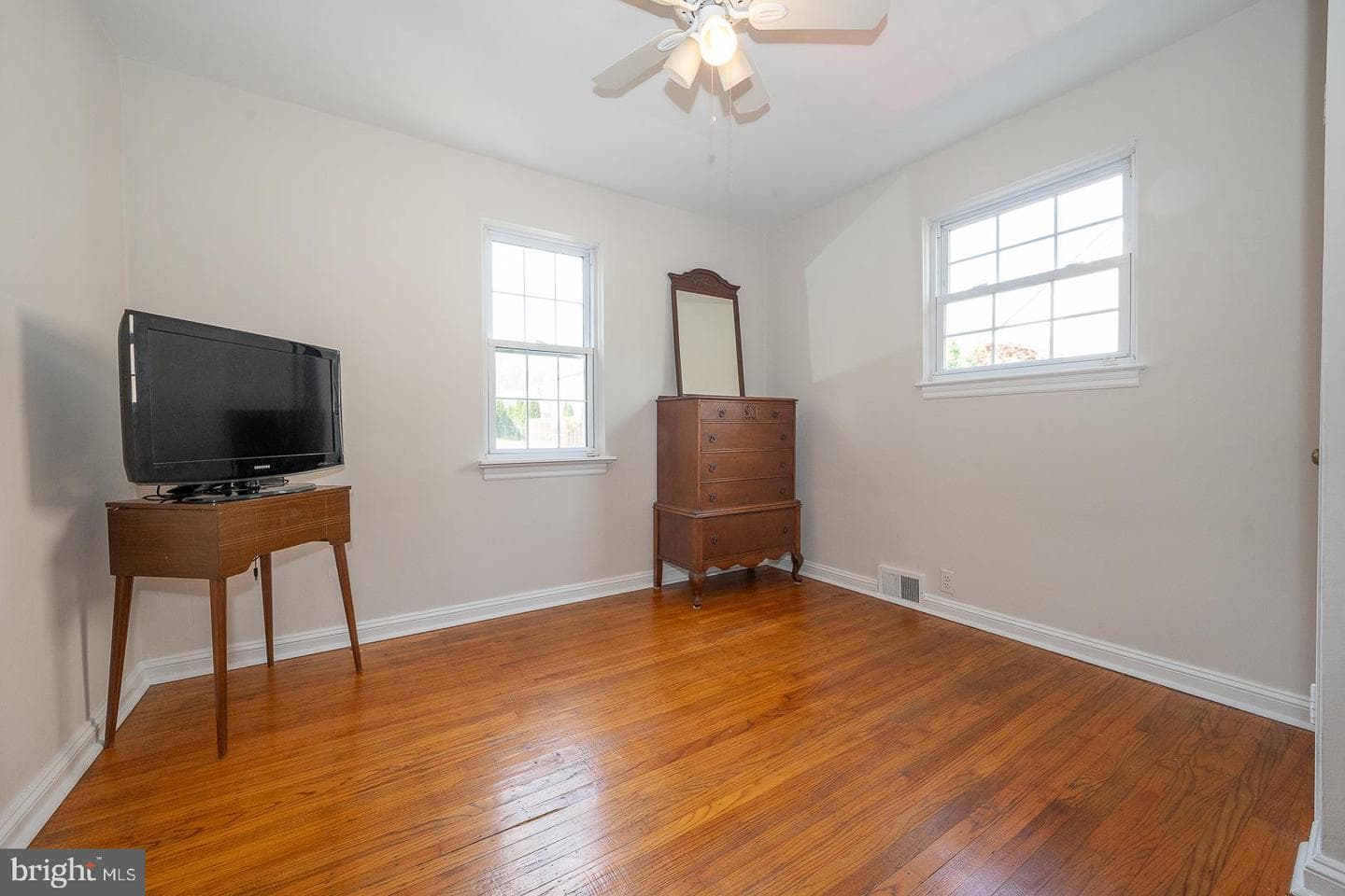 333 S Swarthmore Avenue photo 16