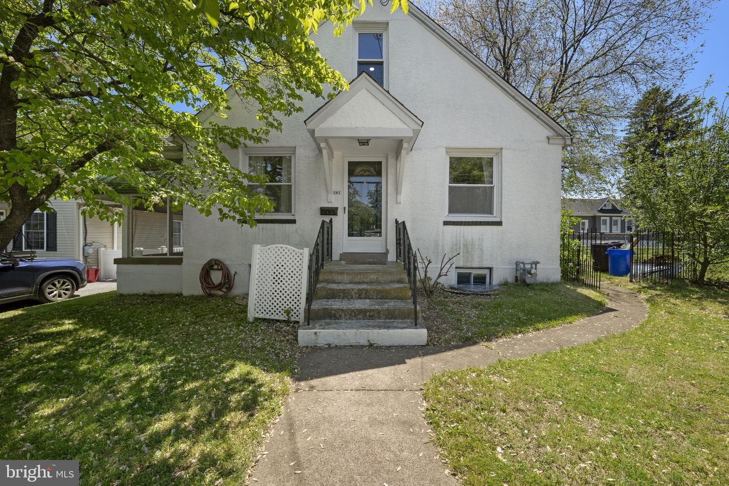 282 Davis Avenue