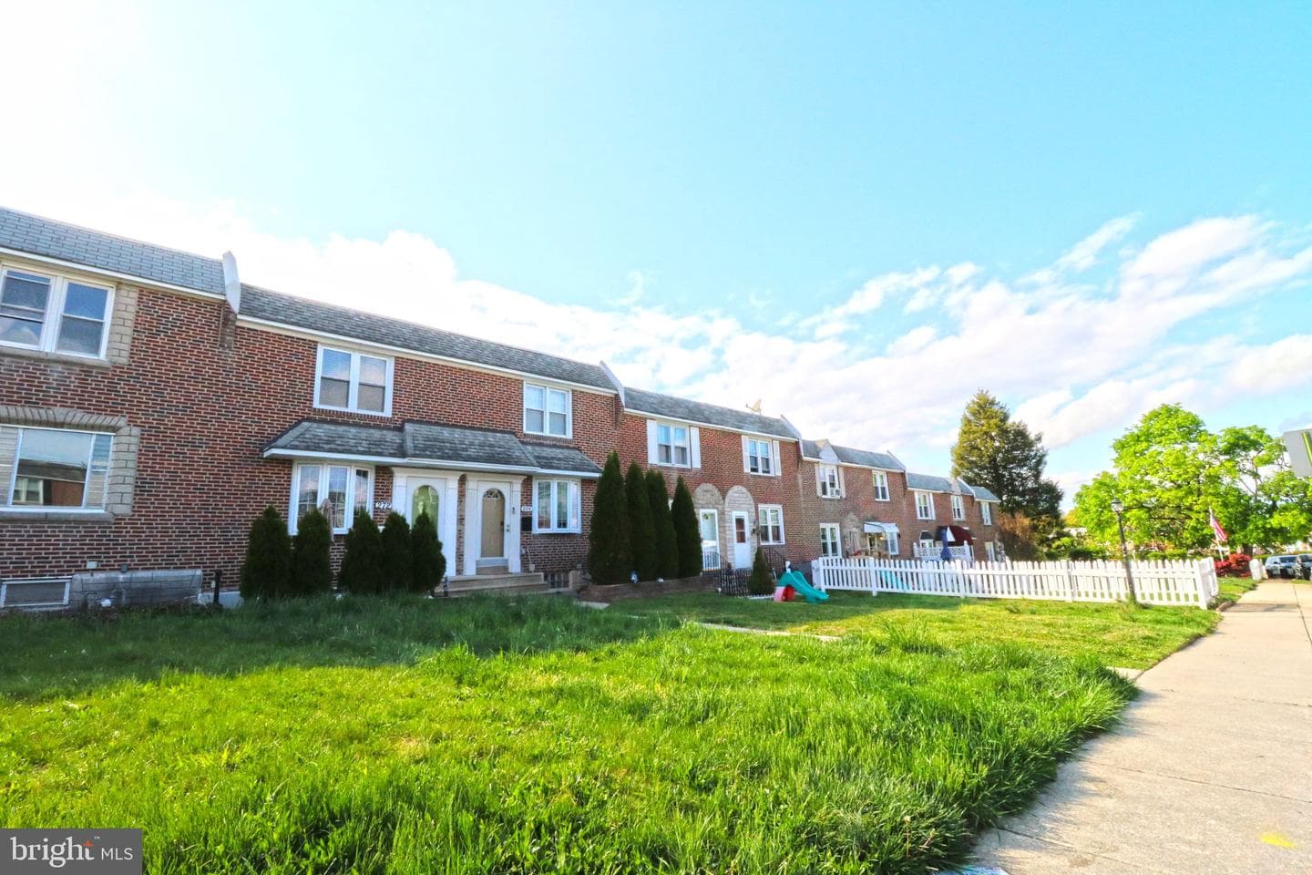 272 Westbrook Drive photo 3