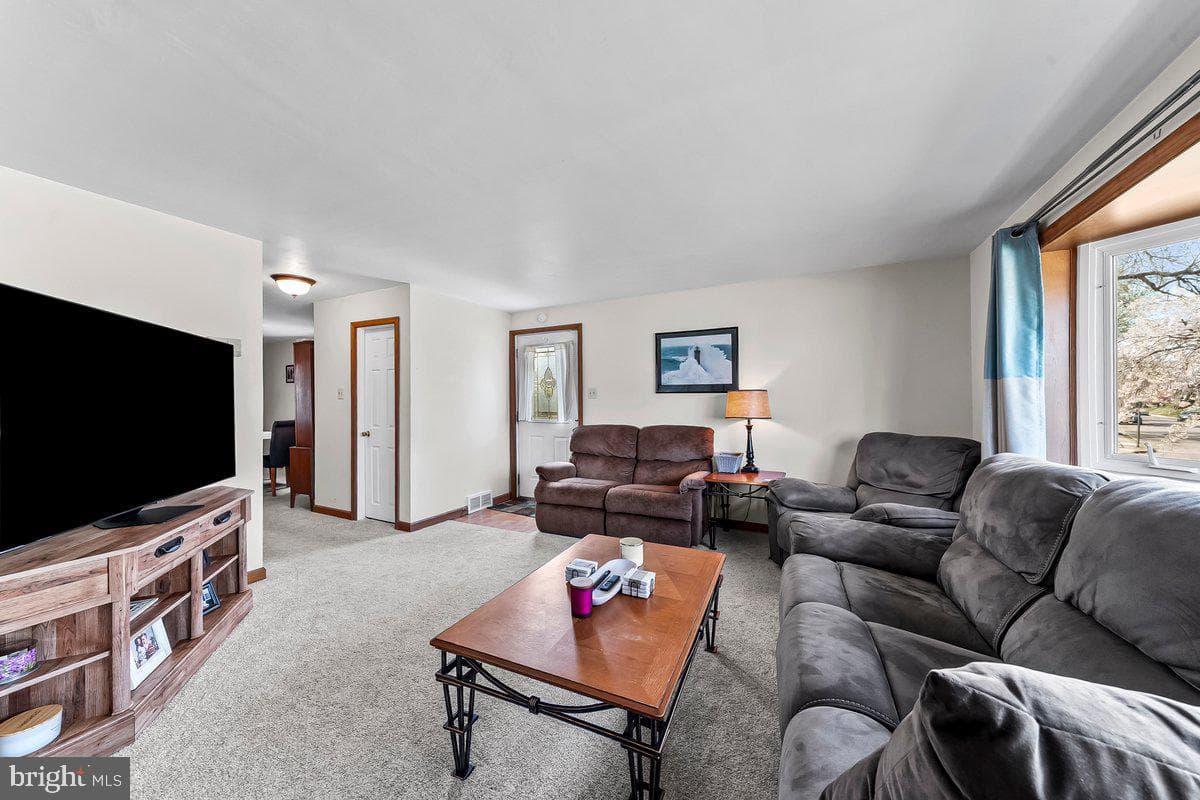 1016 7th Avenue photo 4
