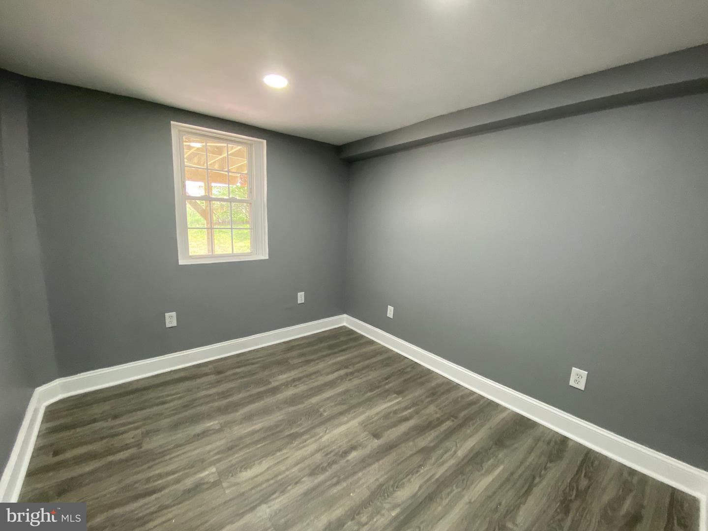 821 Hampshire Road photo 33