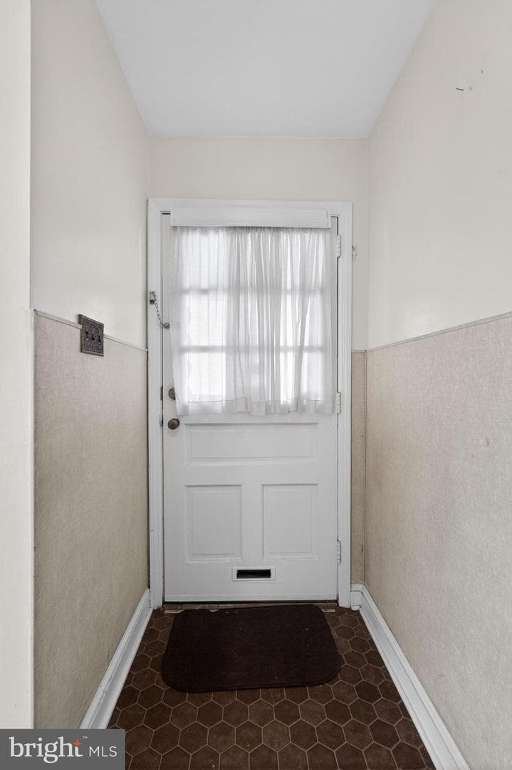 230 Windsor Avenue photo 11