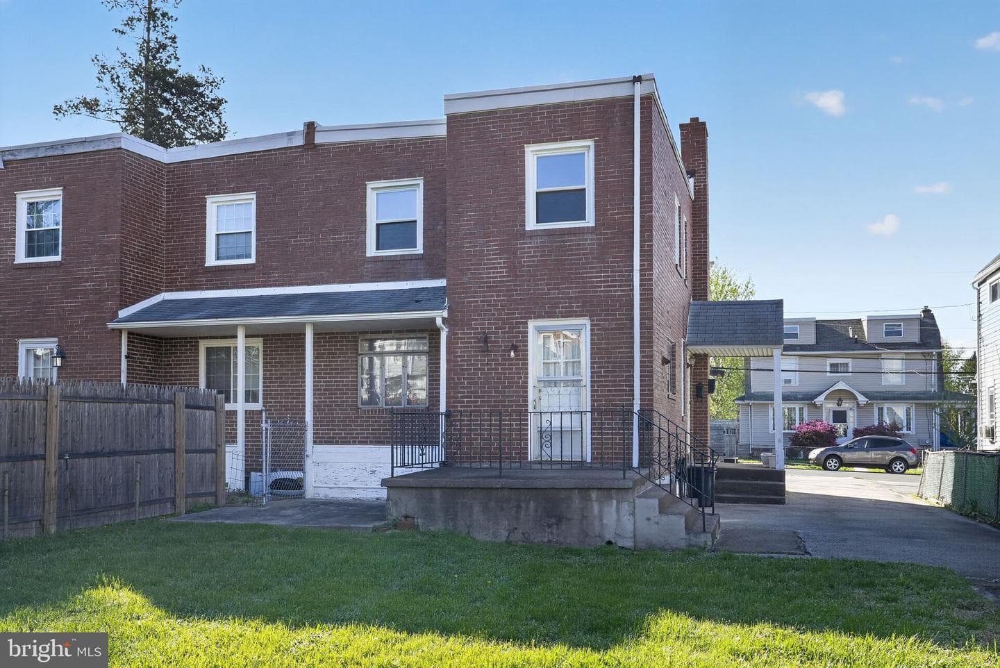 230 Windsor Avenue photo 2