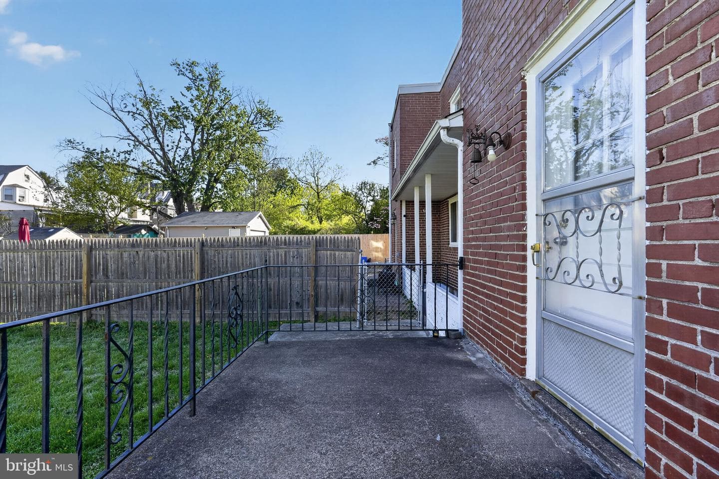 230 Windsor Avenue photo 3