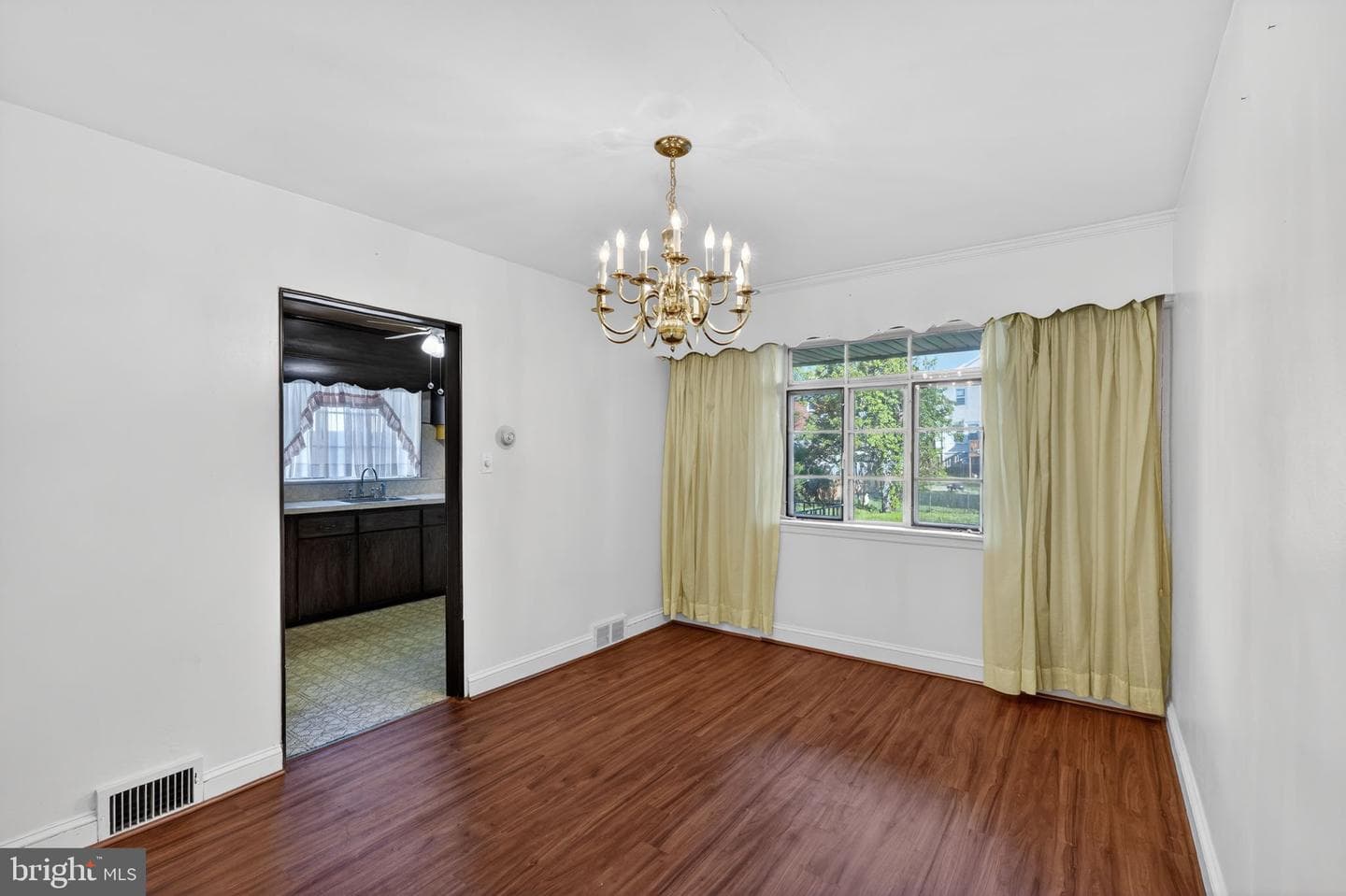 230 Windsor Avenue photo 9