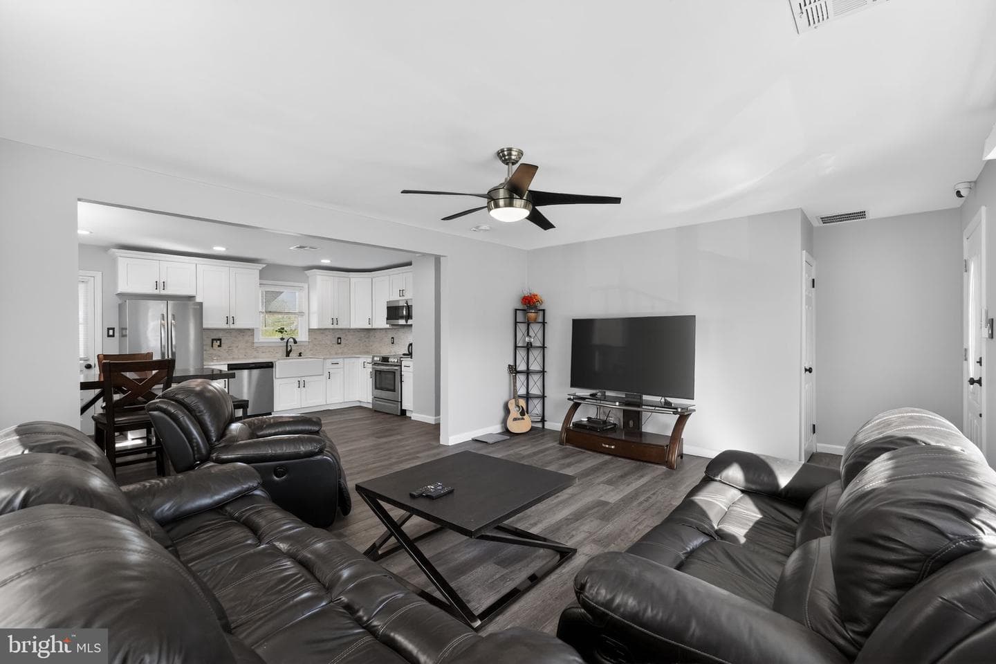 110 Mccormick Avenue photo 4