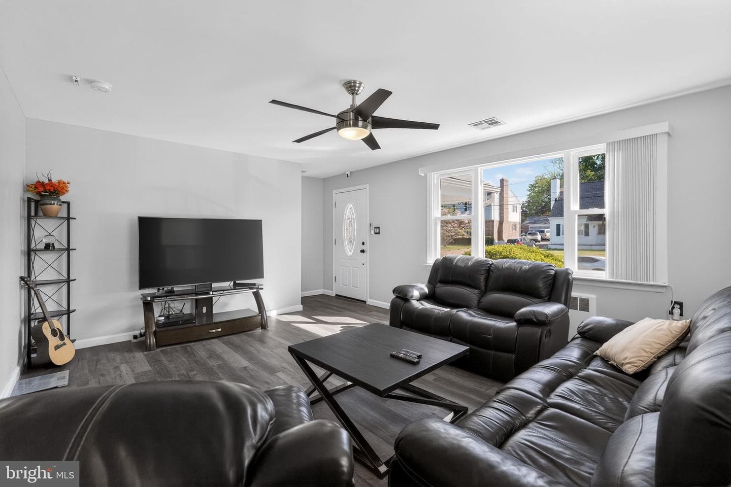 110 Mccormick Avenue photo 5