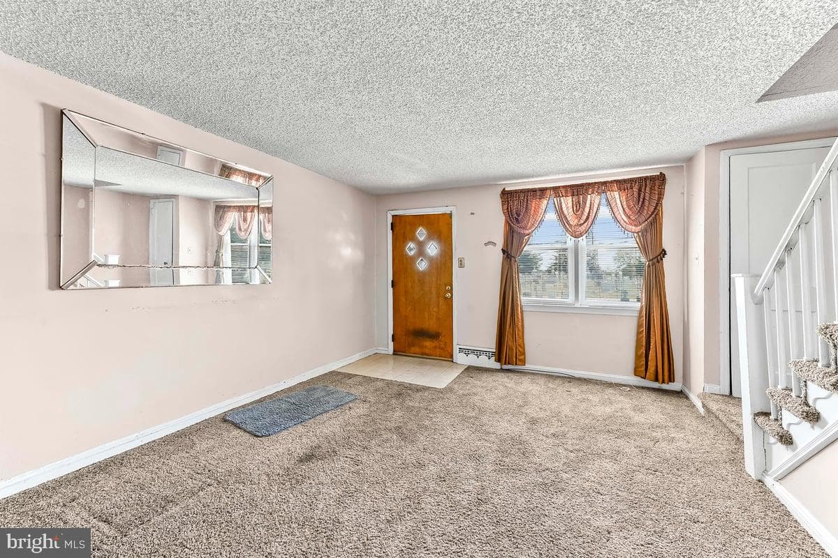 1318 Wycombe Avenue photo 5