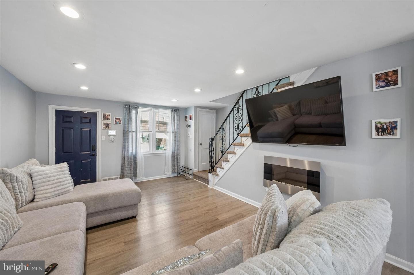 1322 Edgehill Road photo 4