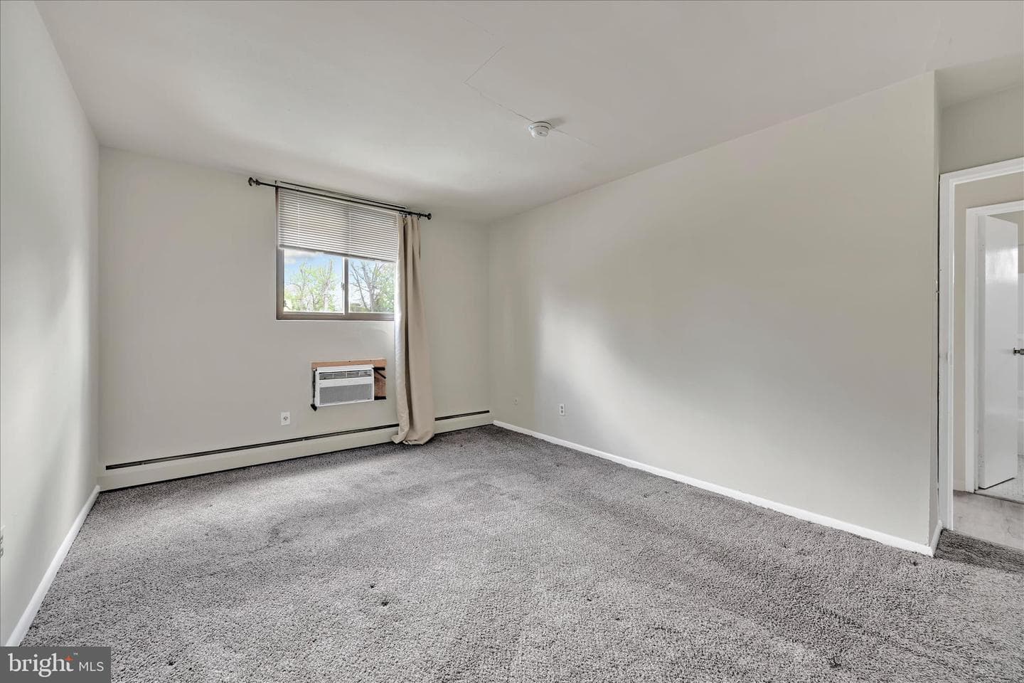 100 E Glenolden Ave # P12 photo 13