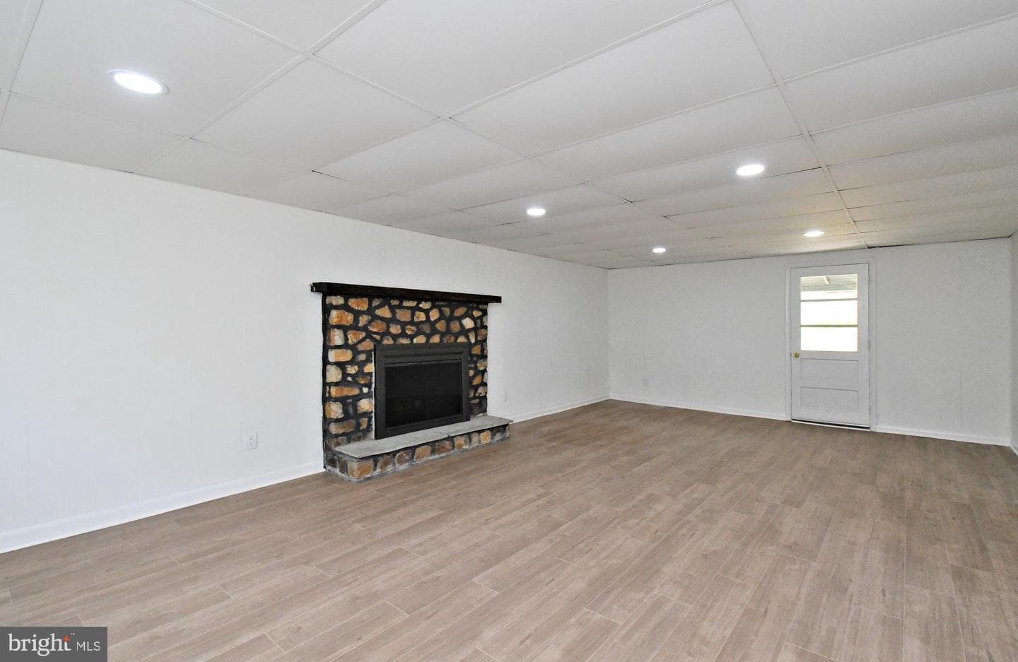 412 Camelot Drive photo 32