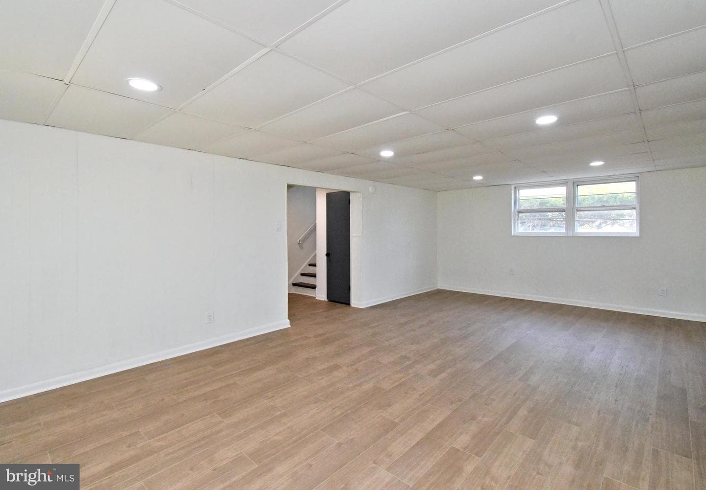 412 Camelot Drive photo 35