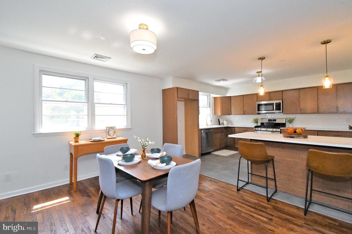 412 Camelot Drive photo 8