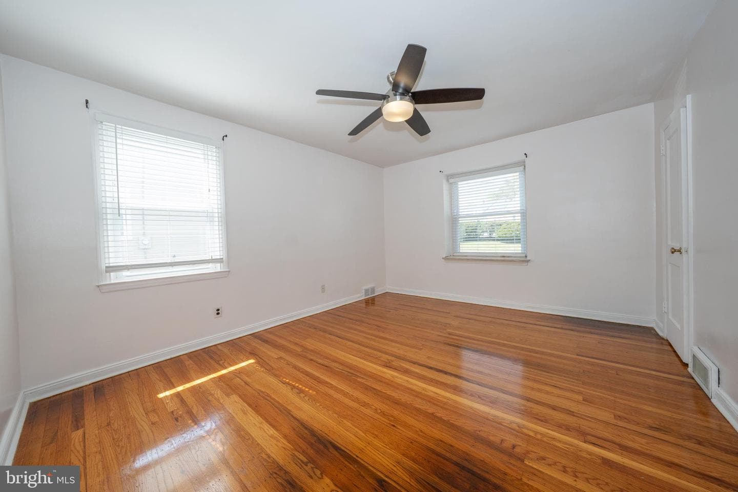 1305 Center Road photo 20