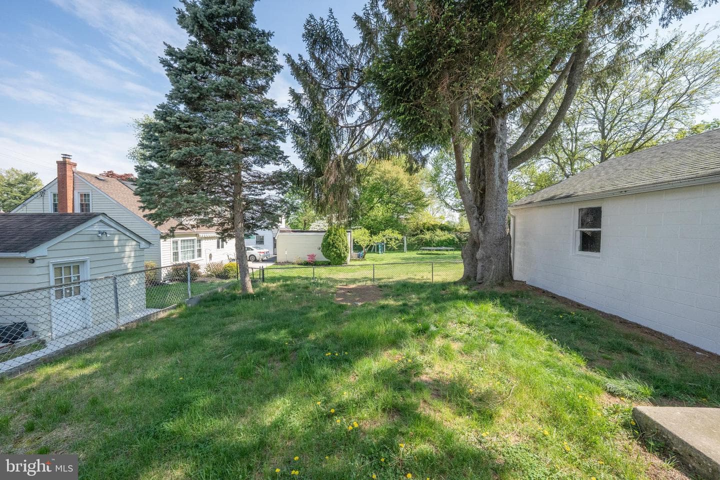 1305 Center Road photo 32