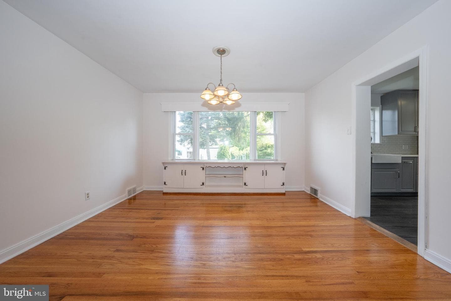1305 Center Road photo 8