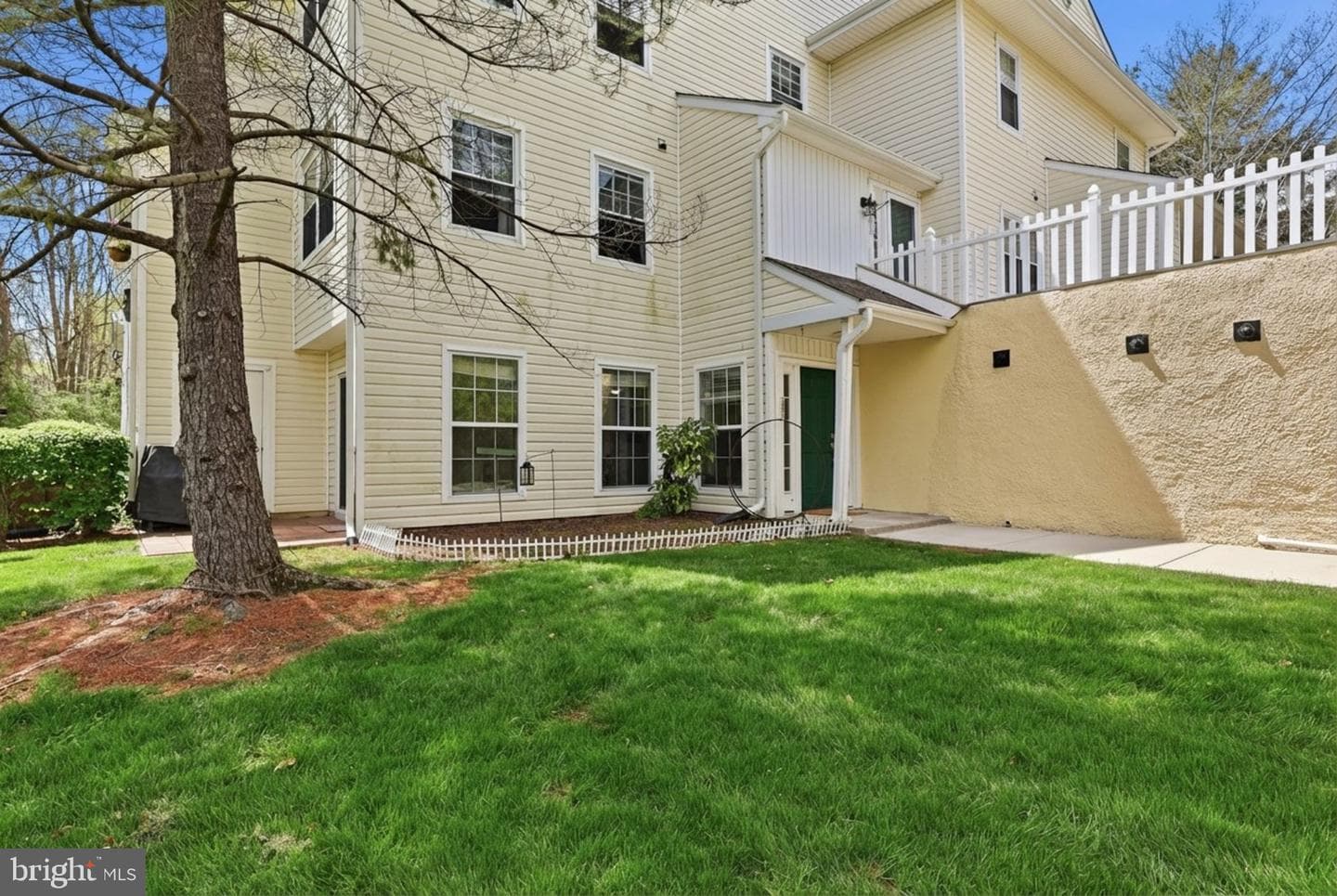 225 Windsor Court #225 photo 5