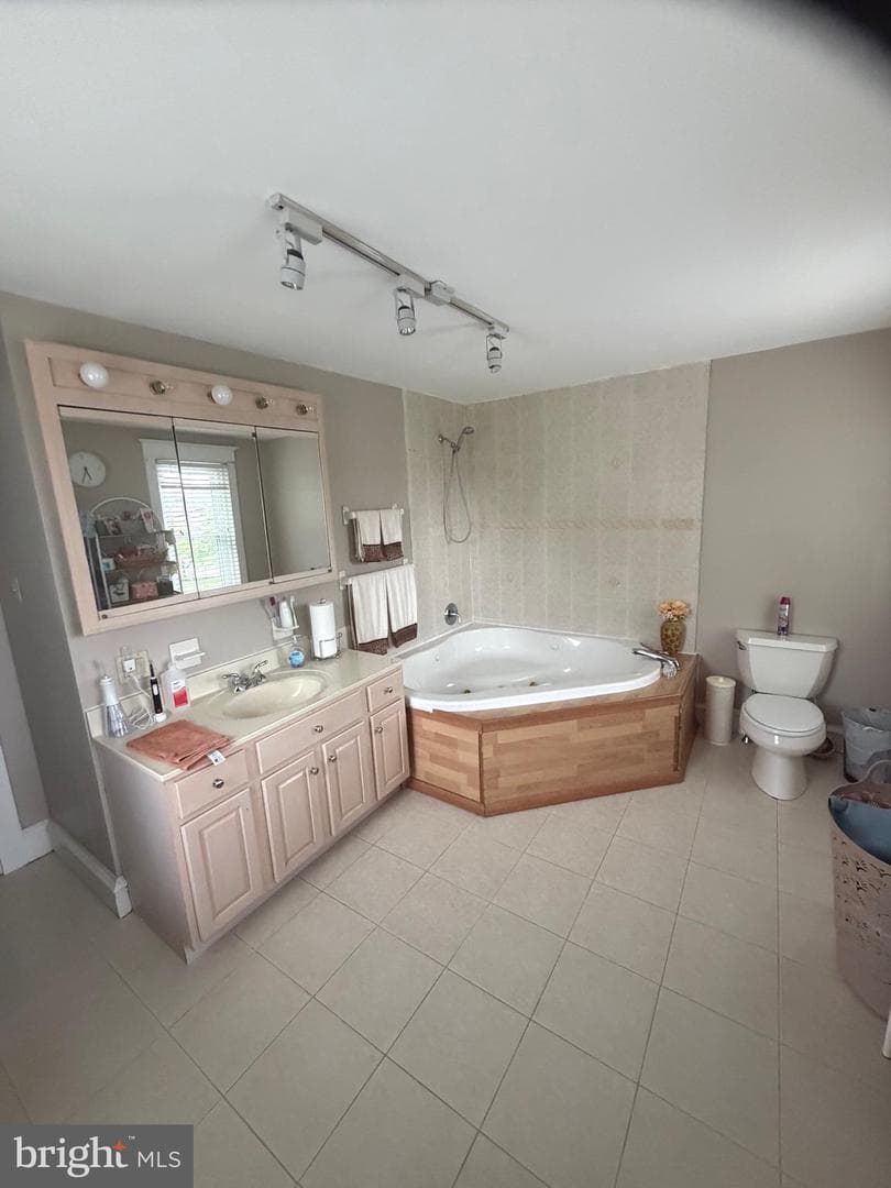 463 Burmont Road photo 23