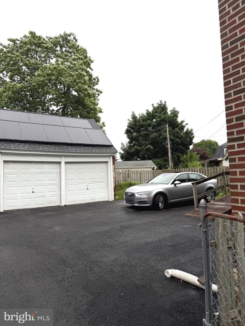 463 Burmont Road photo 3