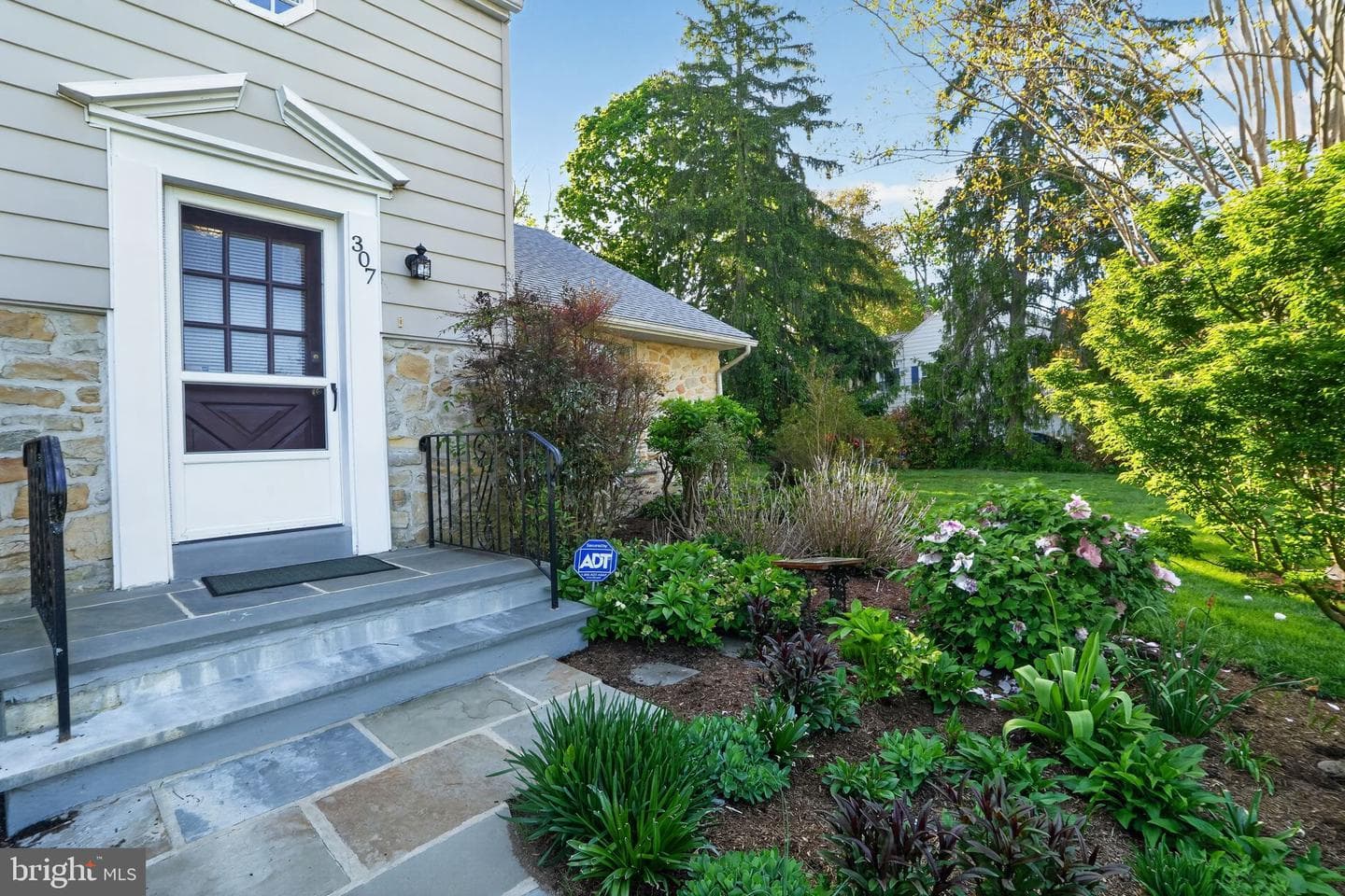 307 Colonial Drive photo 38