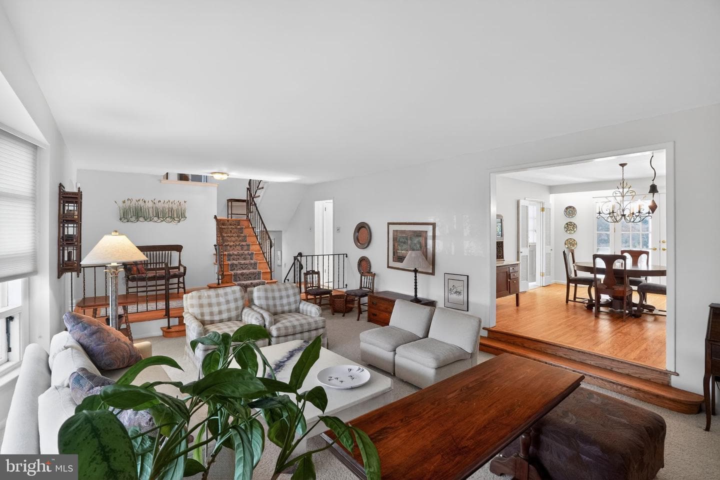 307 Colonial Drive photo 4
