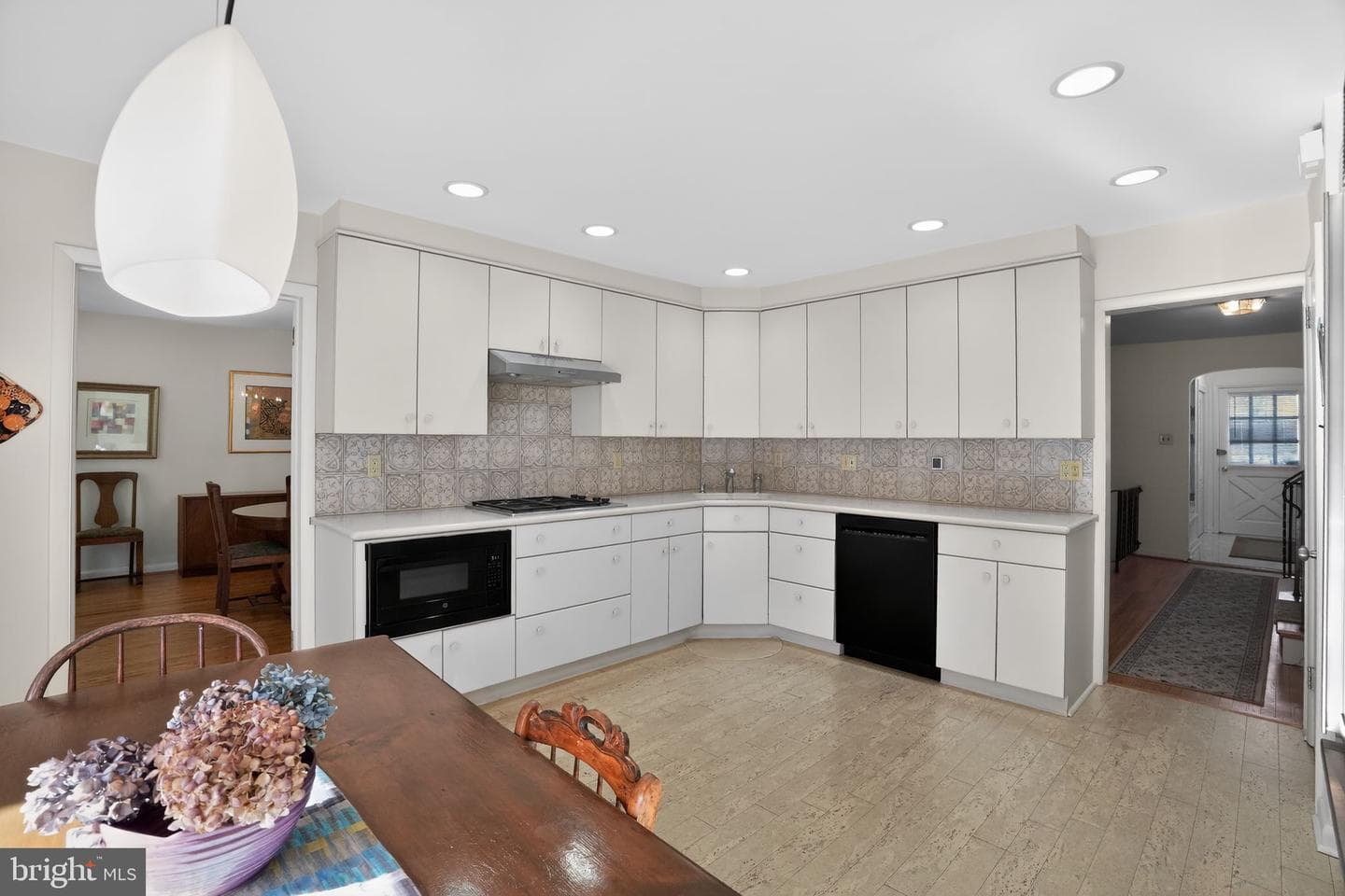 307 Colonial Drive photo 7