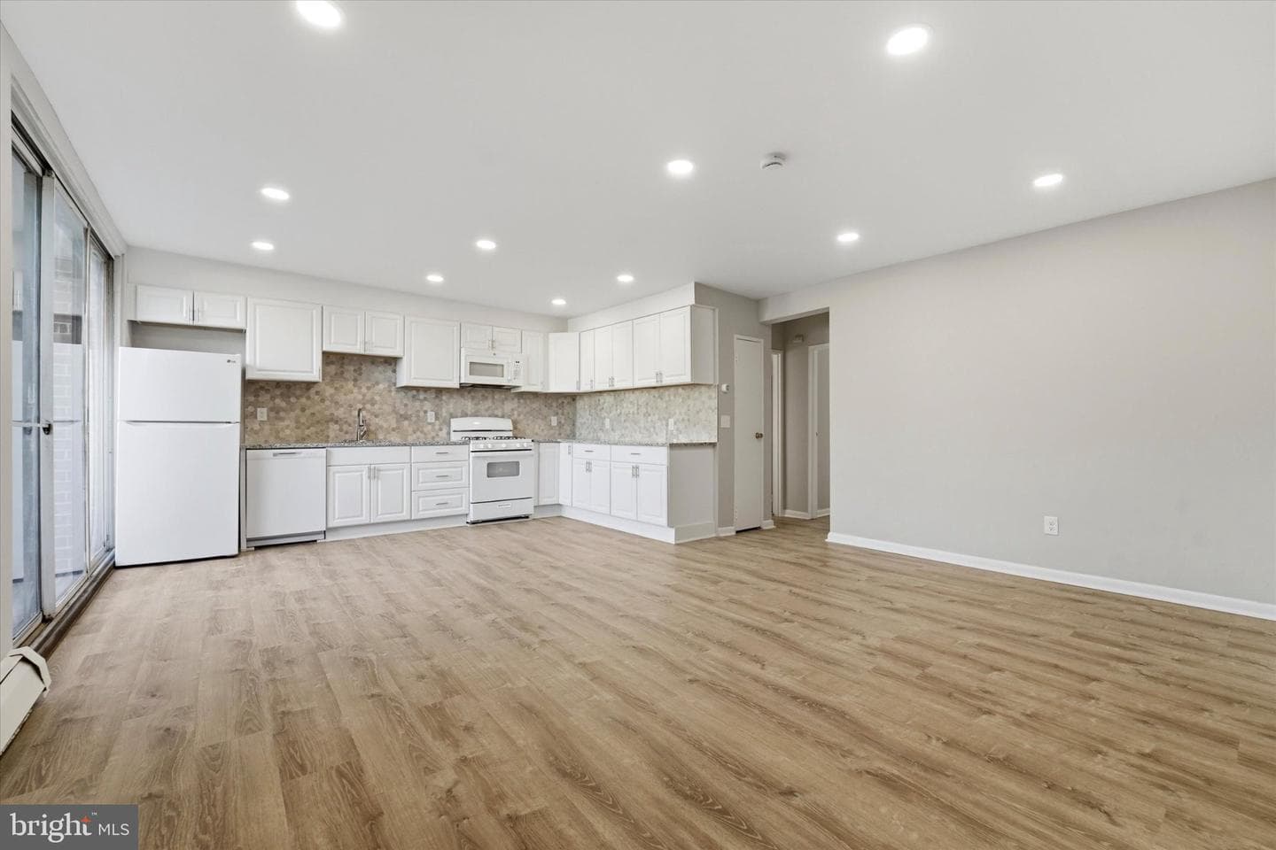 100 E Glenolden Avenue #r-10 photo 3