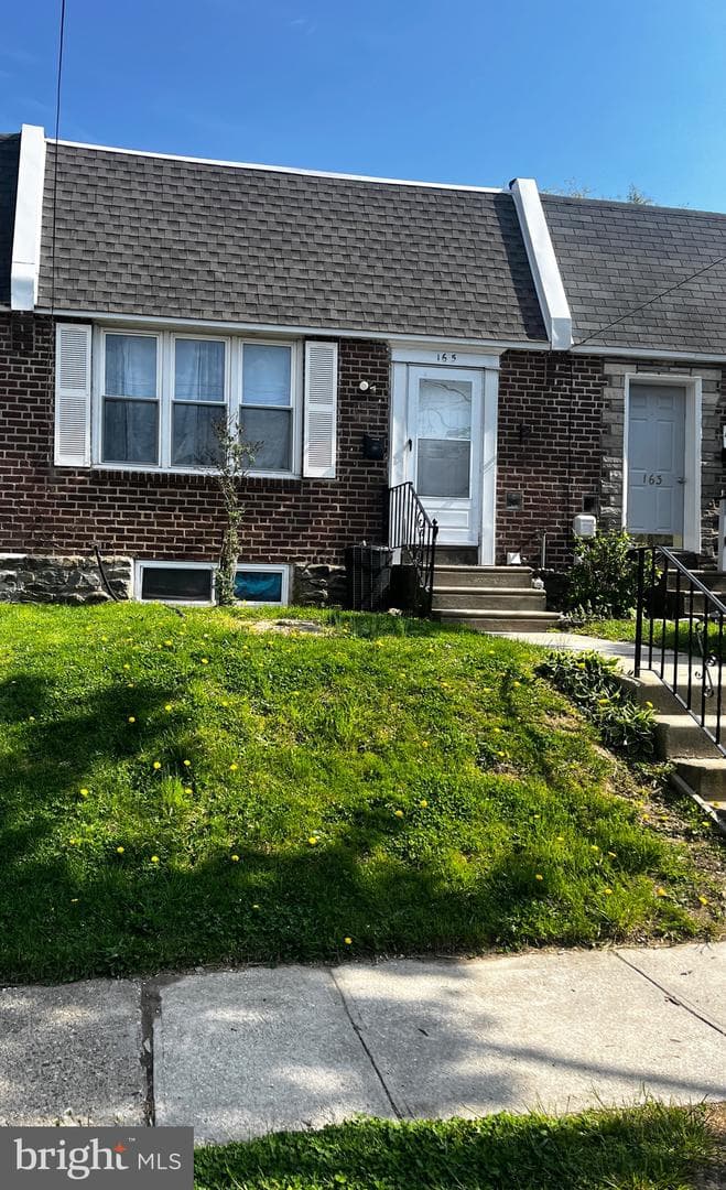 165 Ervin Avenue photo 19
