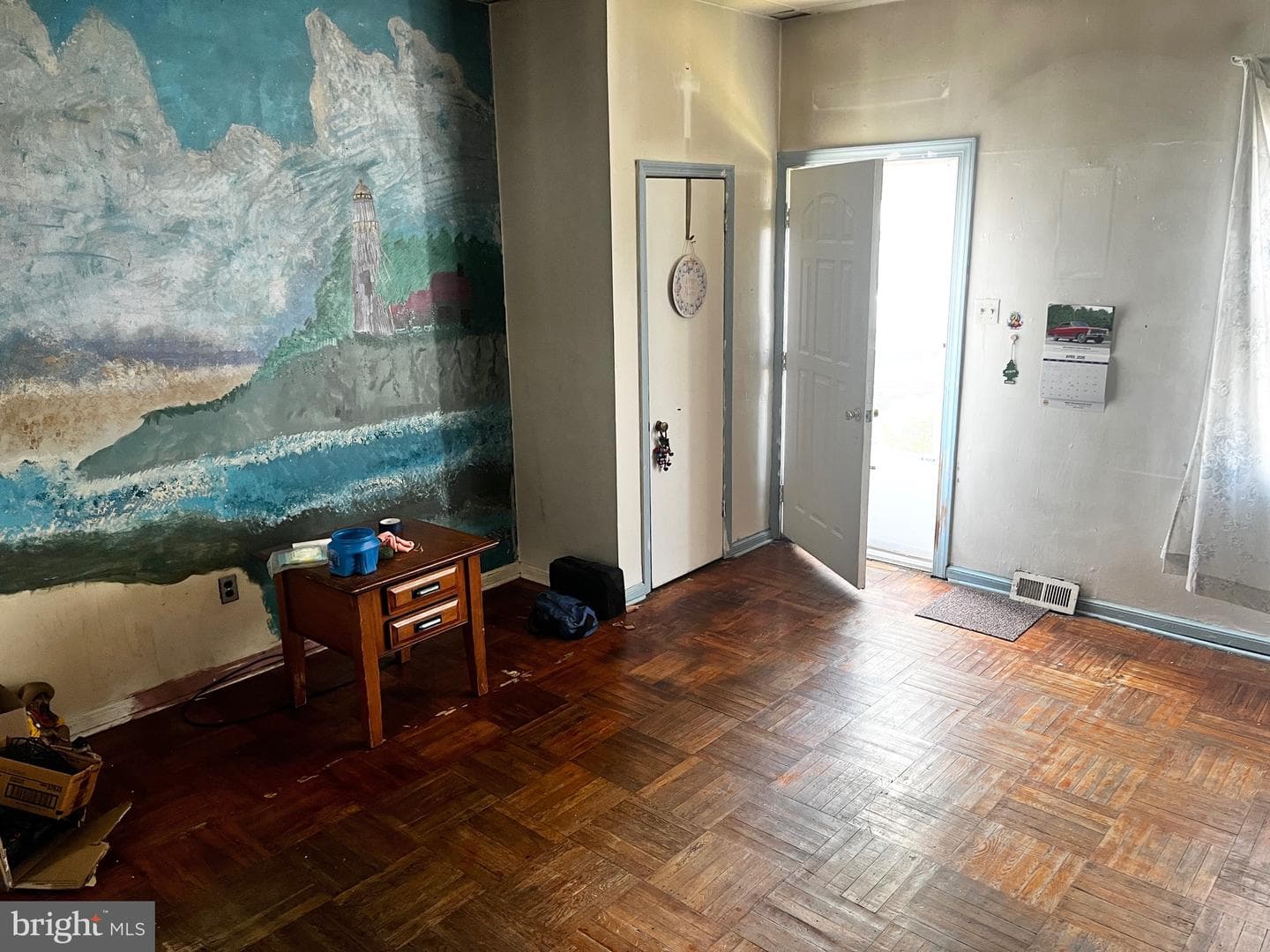 165 Ervin Avenue photo 4