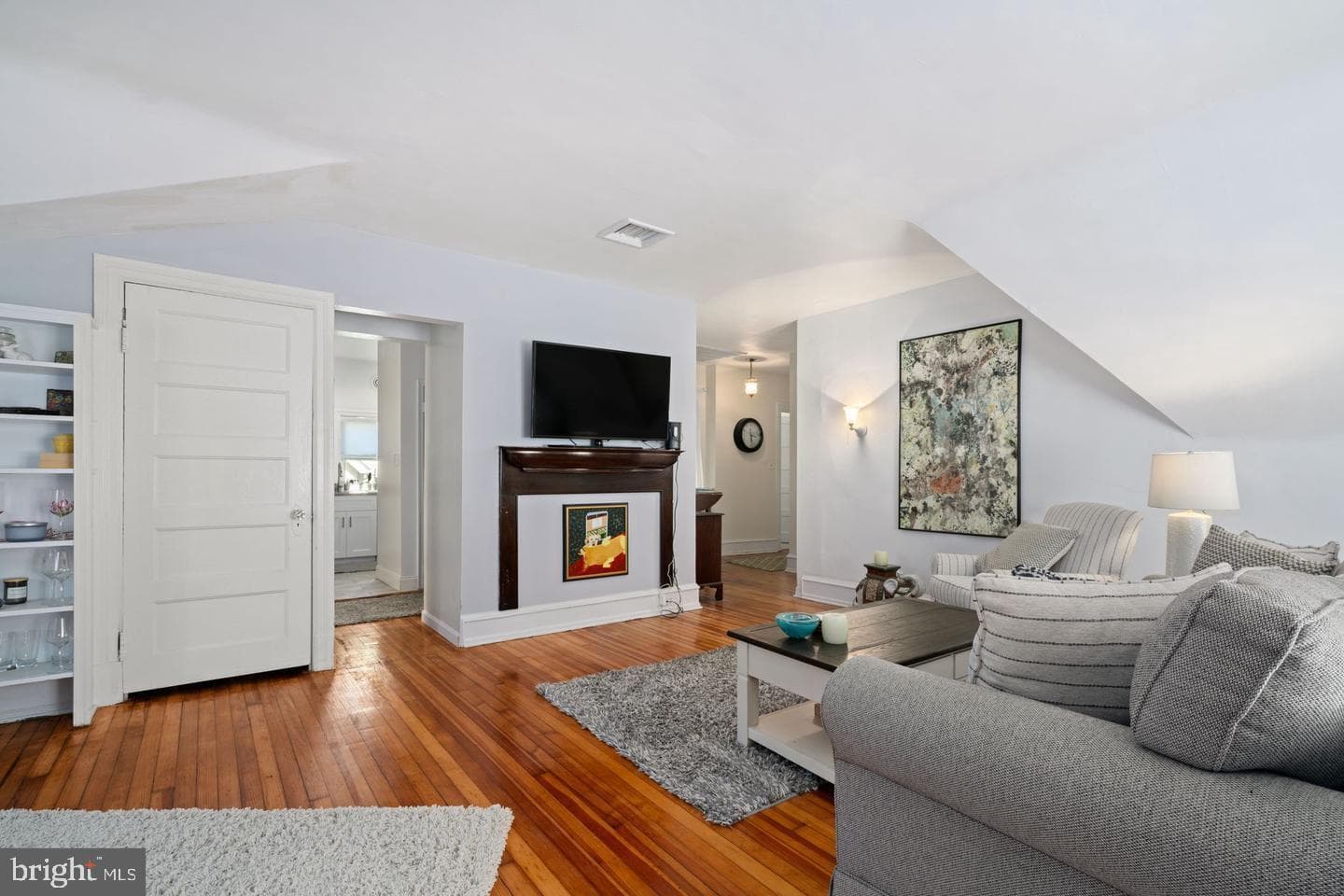 118 Montrose Avenue #c photo 5