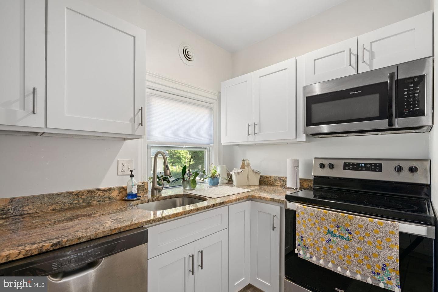 118 Montrose Avenue #c photo 7