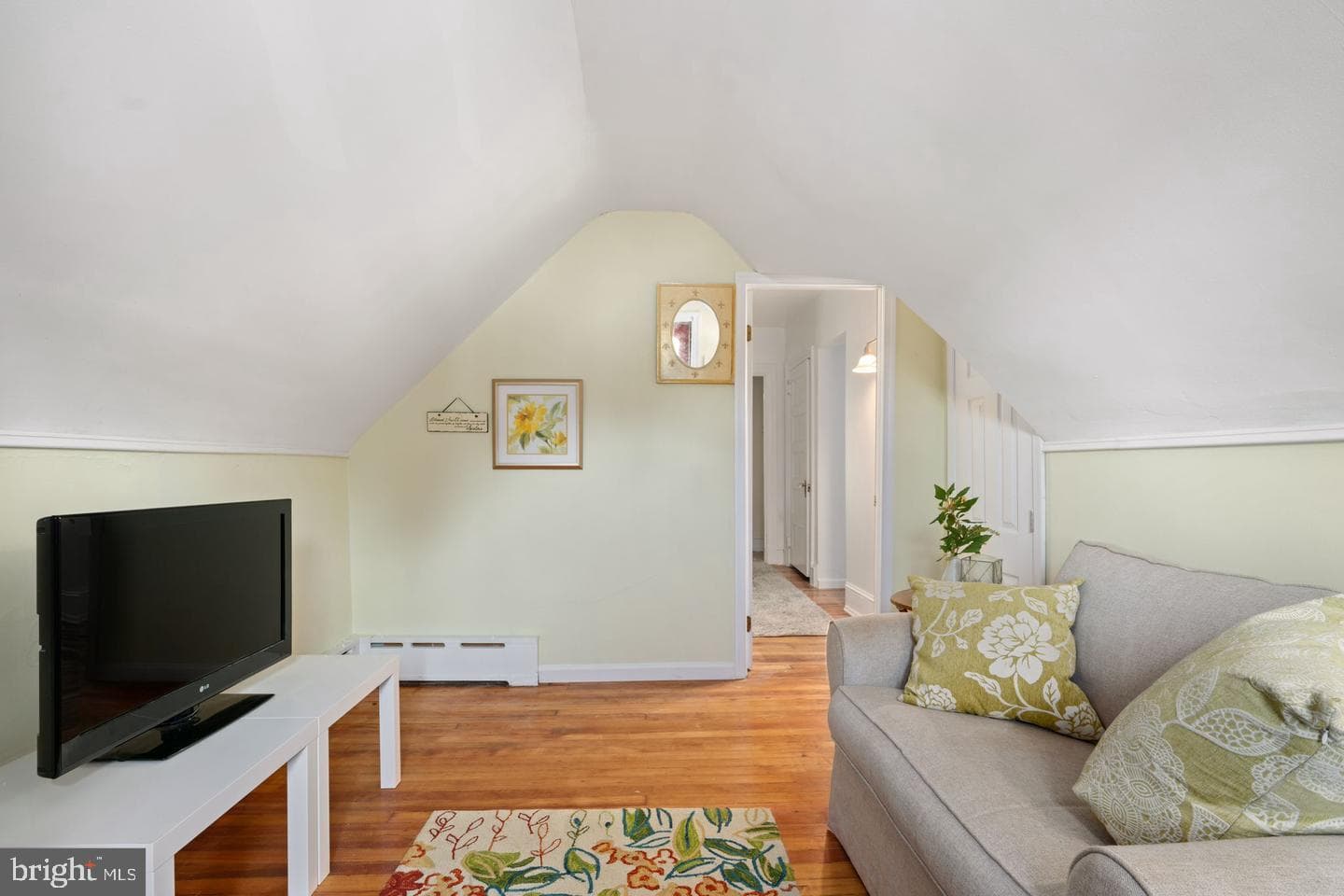 118 Montrose Avenue #c photo 9