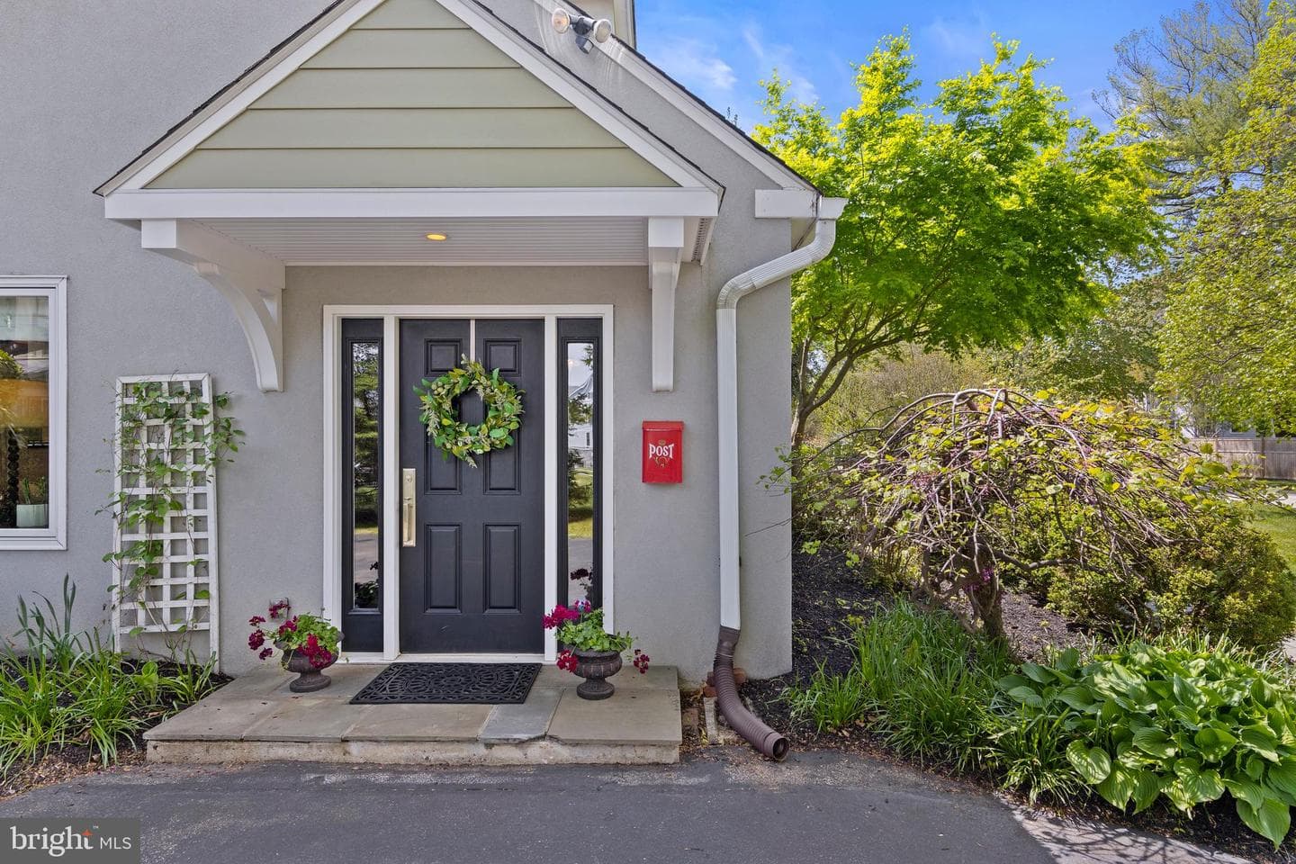 230 E Beechtree Lane photo 2