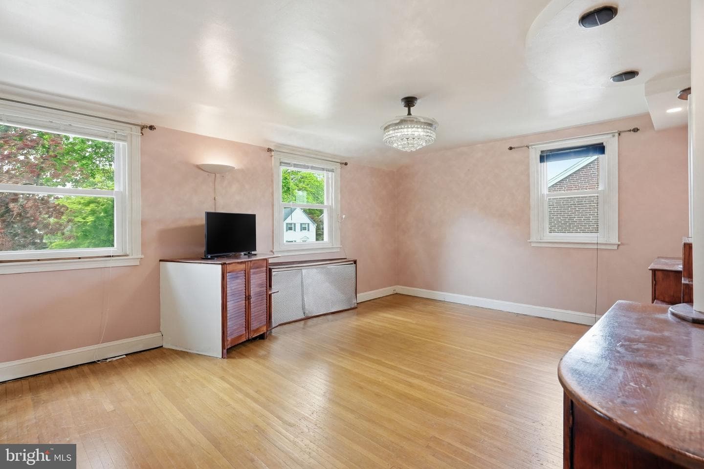 333 E Magnolia Avenue photo 30