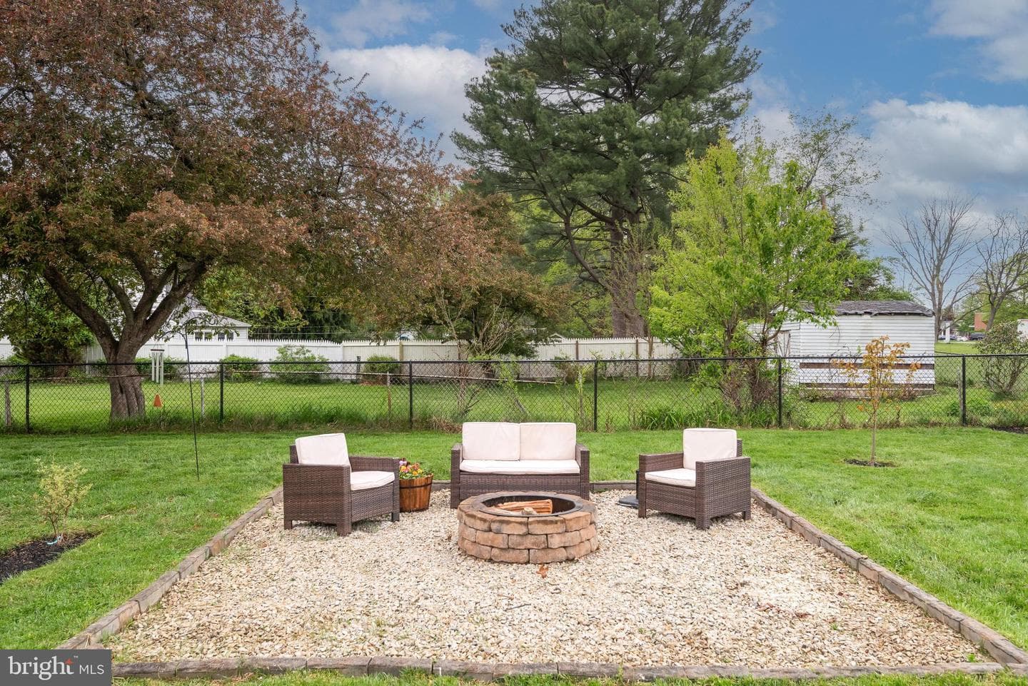 214 W Brookhaven Road photo 32