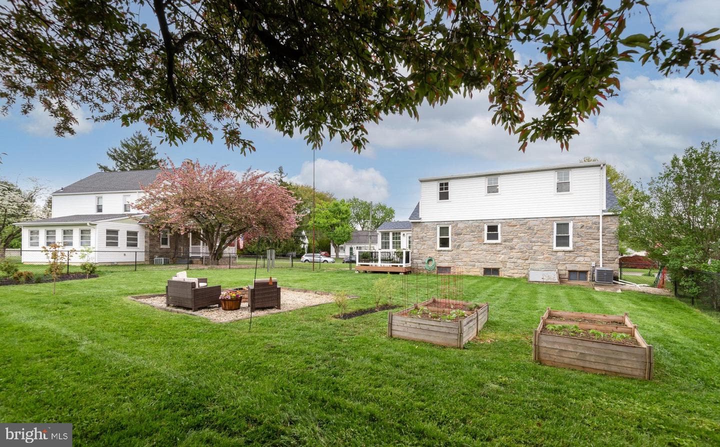 214 W Brookhaven Road photo 34